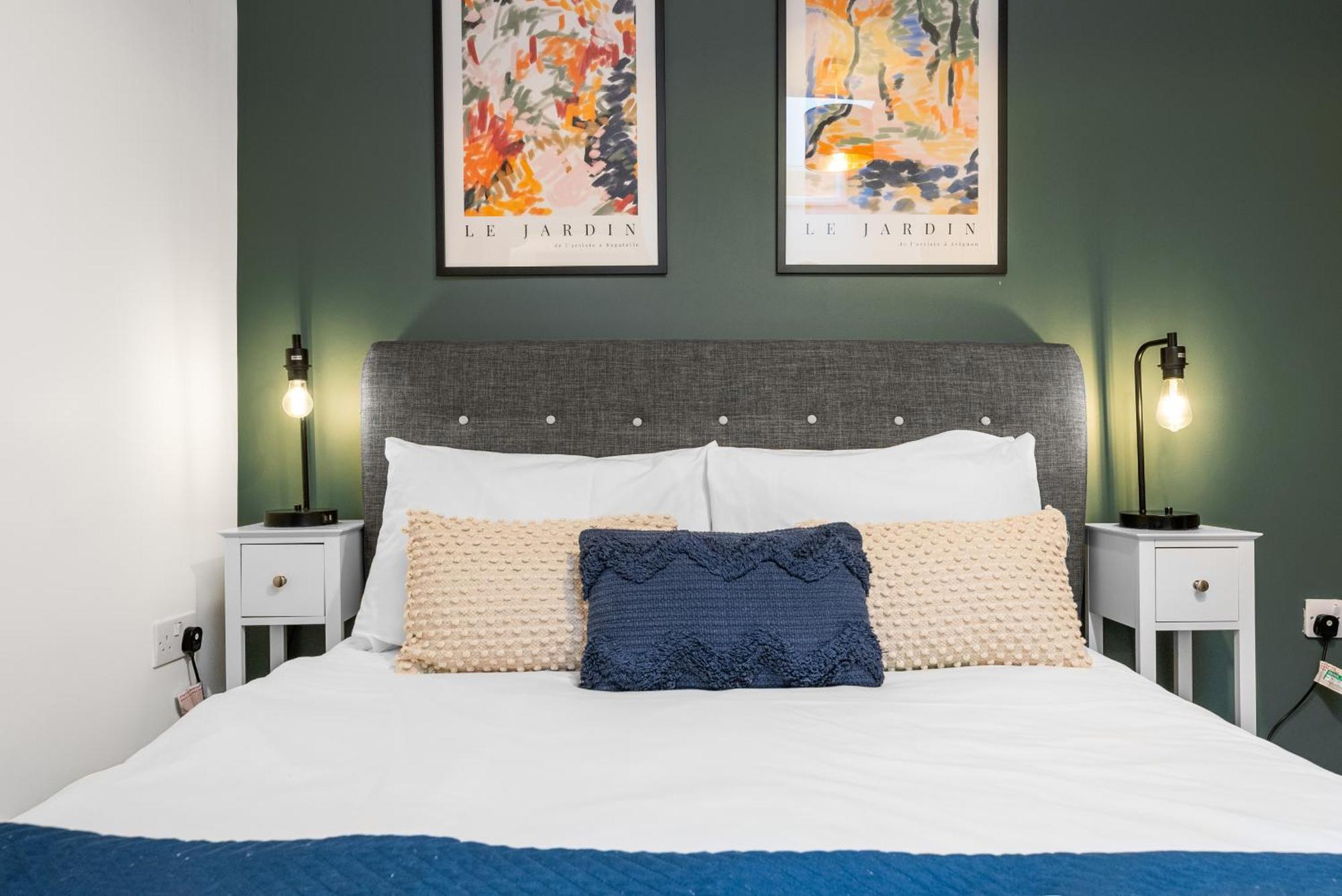 Glevum Lodge - 2 Bedroom Town Centre Apartment Cirencester Esterno foto