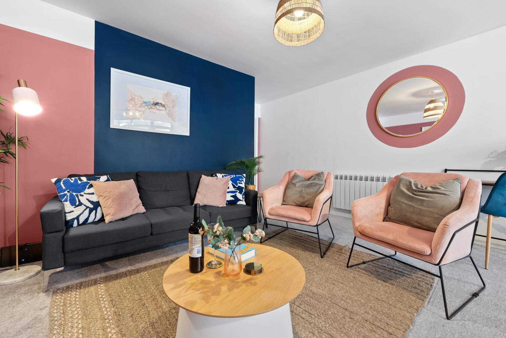 Glevum Lodge - 2 Bedroom Town Centre Apartment Cirencester Esterno foto