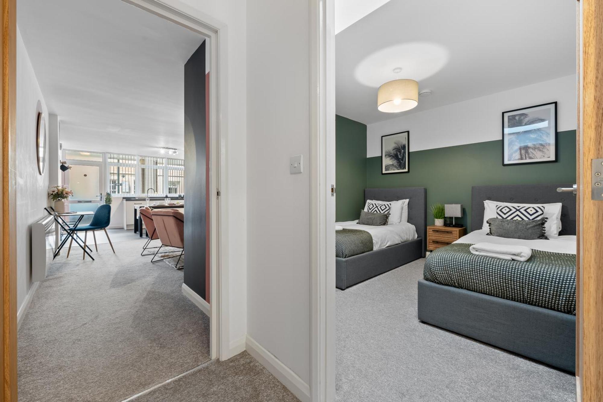 Glevum Lodge - 2 Bedroom Town Centre Apartment Cirencester Esterno foto