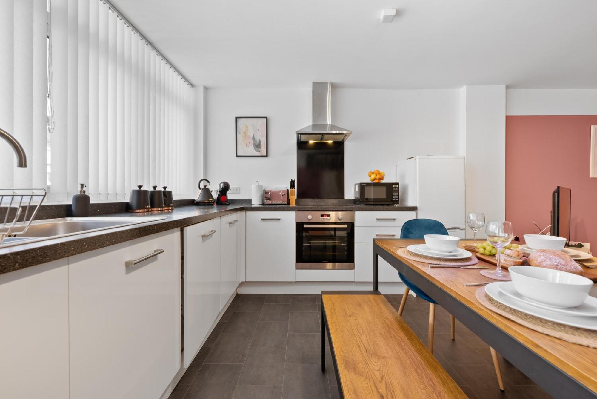 Glevum Lodge - 2 Bedroom Town Centre Apartment Cirencester Esterno foto