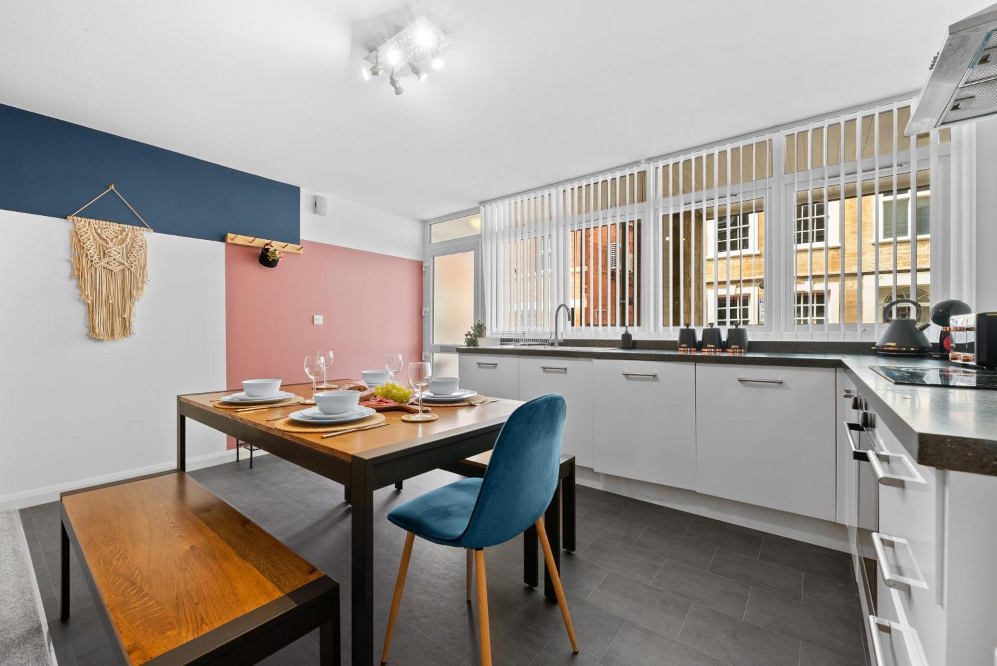 Glevum Lodge - 2 Bedroom Town Centre Apartment Cirencester Esterno foto