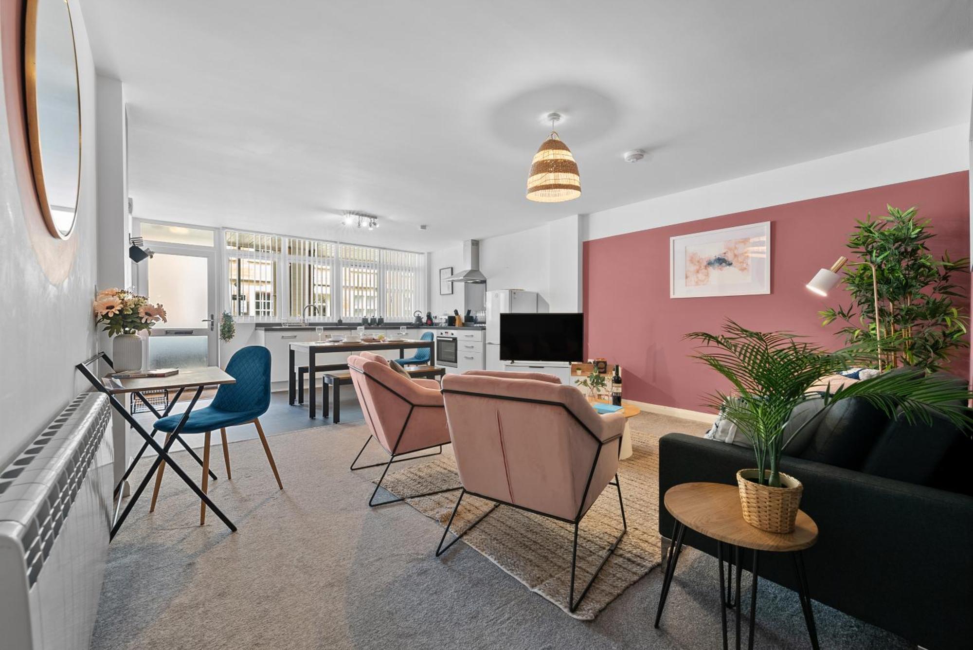 Glevum Lodge - 2 Bedroom Town Centre Apartment Cirencester Esterno foto